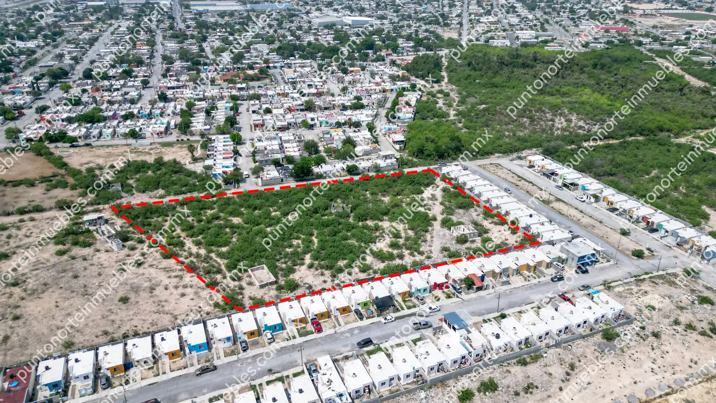 Terreno 11,785 Col Fracc Rieles Frontera 09 Venta Terreno urbano de 11,785m2 en Fracc Los Rieles, zona de desarrollo de vivienda en Frontera