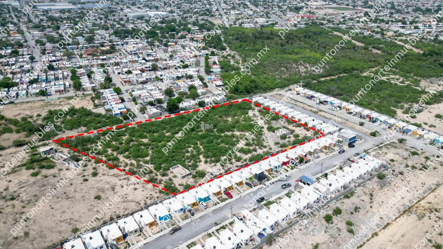Terreno 11,785 Col Fracc Rieles Frontera 10 Venta Terreno urbano de 11,785m2 en Fracc Los Rieles, zona de desarrollo de vivienda en Frontera