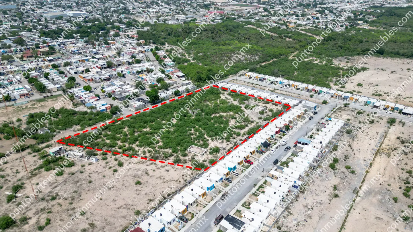 Terreno 11,785 Col Fracc Rieles Frontera 11 Venta Terreno urbano de 11,785m2 en Fracc Los Rieles, zona de desarrollo de vivienda en Frontera
