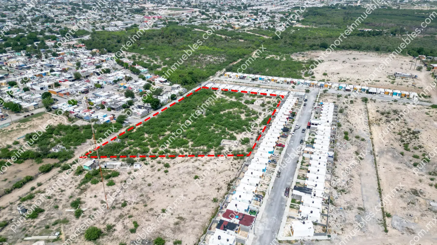 Terreno 11,785 Col Fracc Rieles Frontera 12 Venta Terreno urbano de 11,785m2 en Fracc Los Rieles, zona de desarrollo de vivienda en Frontera