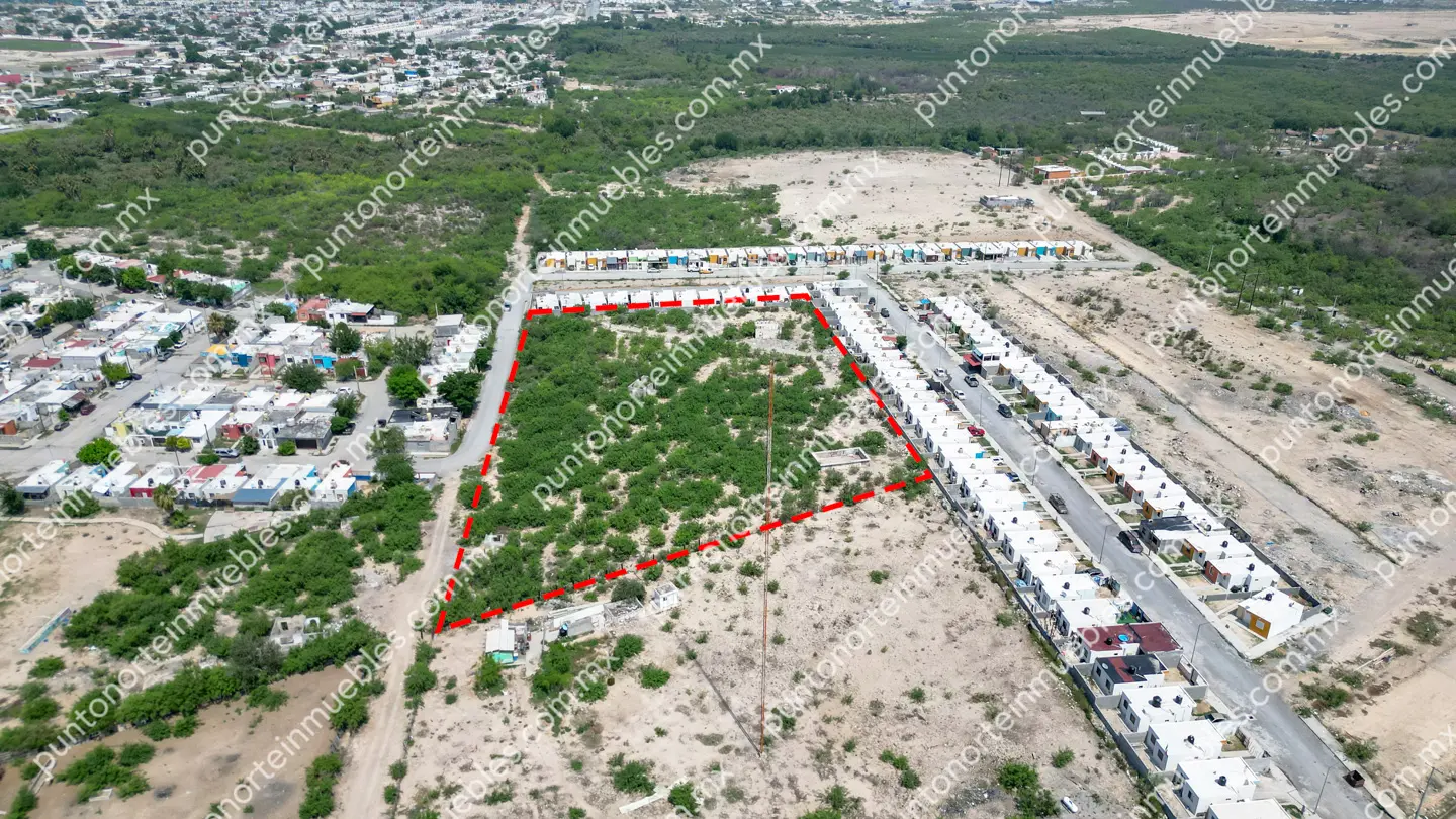 Terreno 11,785 Col Fracc Rieles Frontera 13 Venta Terreno urbano de 11,785m2 en Fracc Los Rieles, zona de desarrollo de vivienda en Frontera