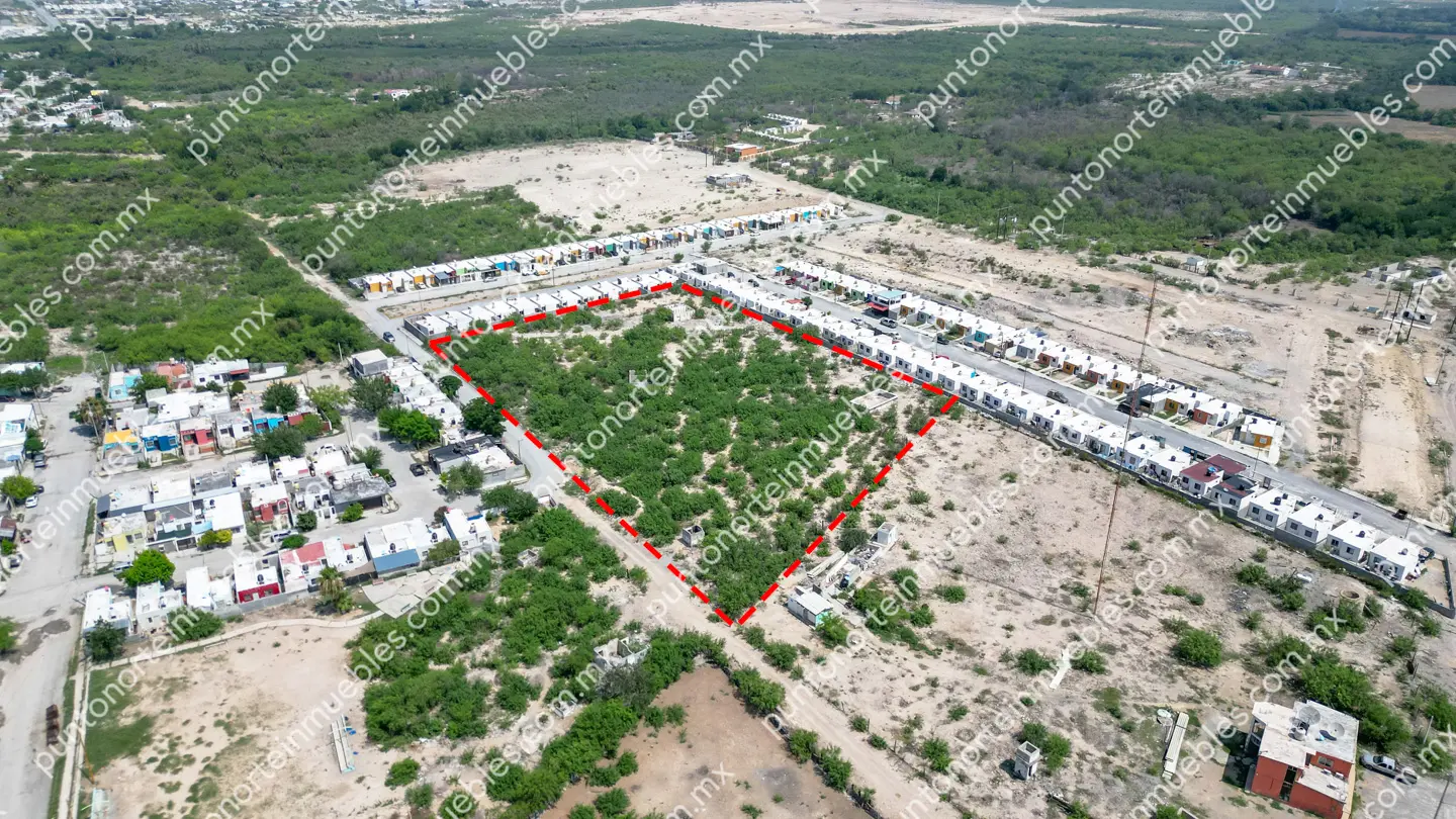 Terreno 11,785 Col Fracc Rieles Frontera 14 Venta Terreno urbano de 11,785m2 en Fracc Los Rieles, zona de desarrollo de vivienda en Frontera