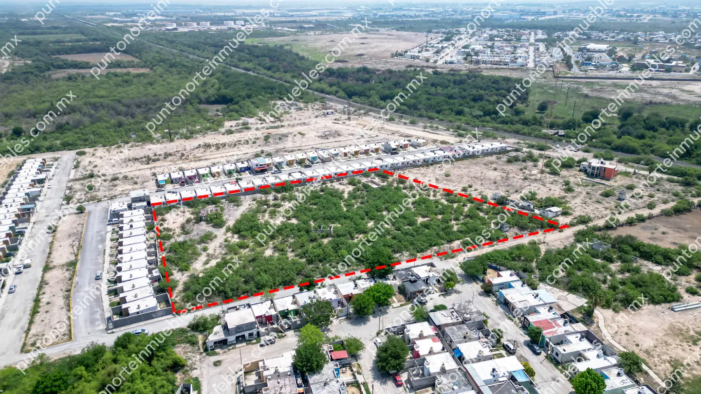 Terreno 11,785 Col Fracc Rieles Frontera 16 Venta Terreno urbano de 11,785m2 en Fracc Los Rieles, zona de desarrollo de vivienda en Frontera