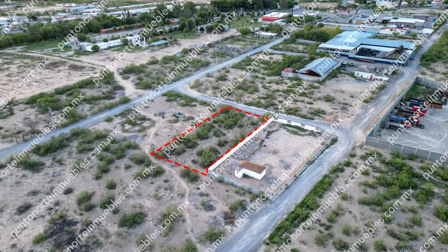 Terreno 1,250m2 Fracc Don Severo Nadadores 09 Venta Terreno con 1,250m2 en Zona de Quintas en Nadadores a 350 metros de Carretera 30