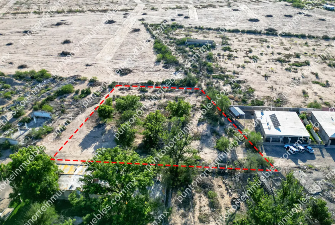 Venta de Terreno 2,045m2 para Quinta en Zona Centro, San buenaventura