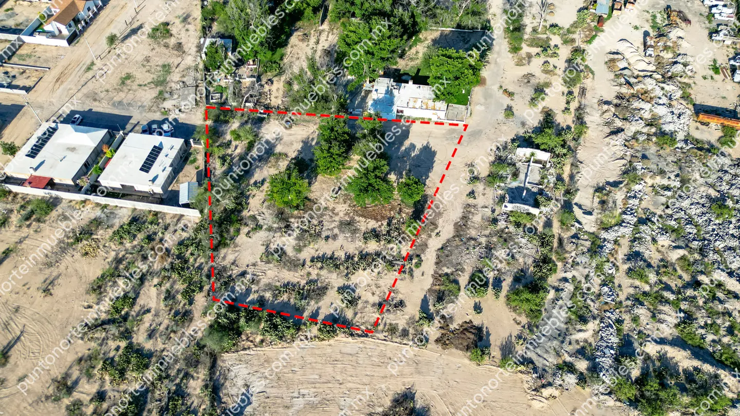 Terreno 2,045m2 ZC San Buena 28 Venta de Terreno 2,045m2 para Quinta en Zona Centro, San buenaventura