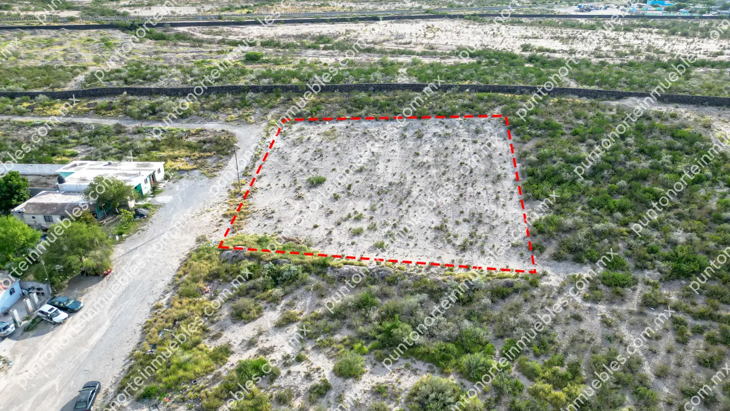 Terreno 2,500m2 Col Calderon 01 Venta Terreno Col Calderón 2,500m2 con Servicios, cerca de Unidad Deportiva Col Calderón