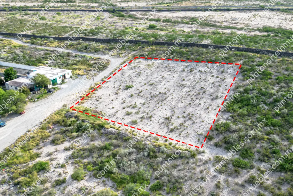 Venta Terreno Col Calderón 2,500m2 con Servicios, cerca de Unidad Deportiva Col Calderón