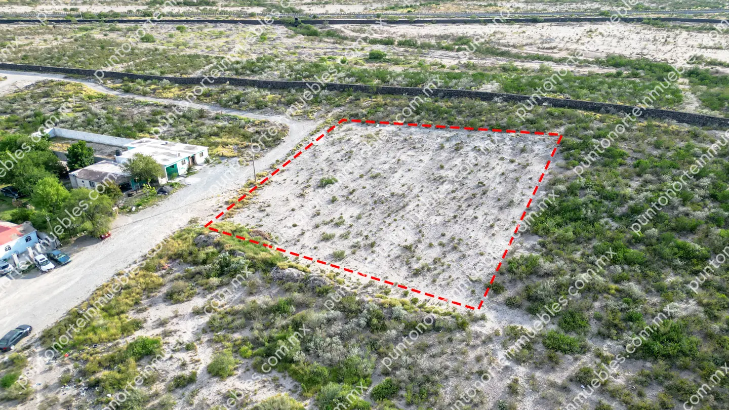 Terreno 2,500m2 Col Calderon 02 Venta Terreno Col Calderón 2,500m2 con Servicios, cerca de Unidad Deportiva Col Calderón