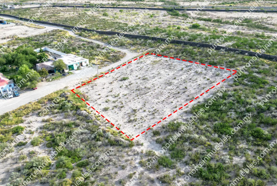 Venta Terreno Col Calderón 2,500m2 con Servicios, cerca de Unidad Deportiva Col Calderón