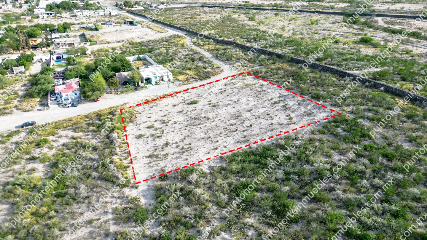 Terreno 2,500m2 Col Calderon 04 Venta Terreno Col Calderón 2,500m2 con Servicios, cerca de Unidad Deportiva Col Calderón