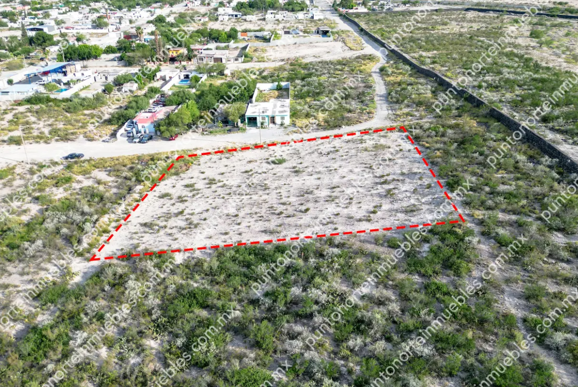 Venta Terreno Col Calderón 2,500m2 con Servicios, cerca de Unidad Deportiva Col Calderón