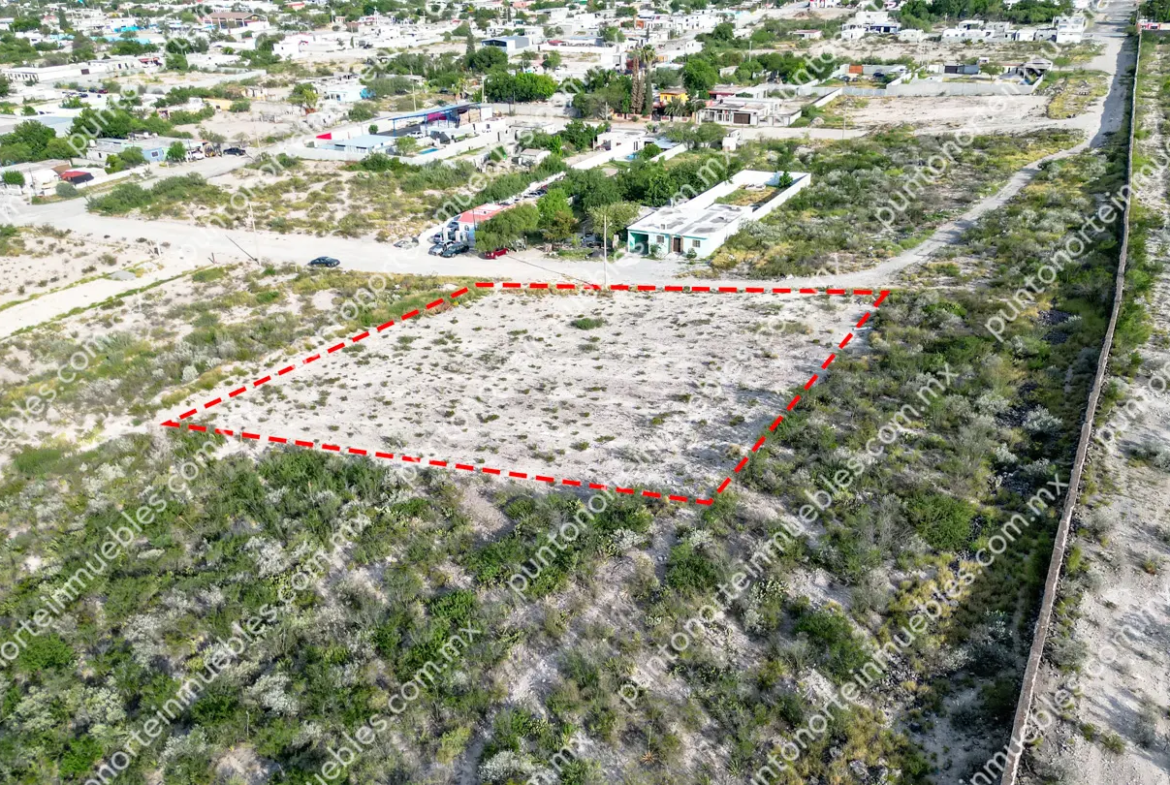 Venta Terreno Col Calderón 2,500m2 con Servicios, cerca de Unidad Deportiva Col Calderón