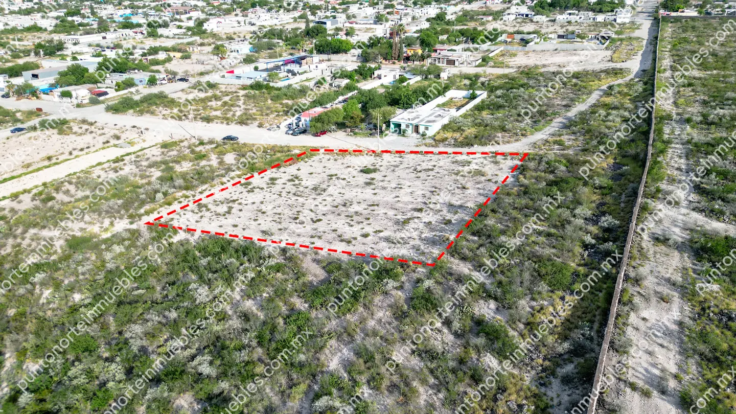 Terreno 2,500m2 Col Calderon 06 Venta Terreno Col Calderón 2,500m2 con Servicios, cerca de Unidad Deportiva Col Calderón