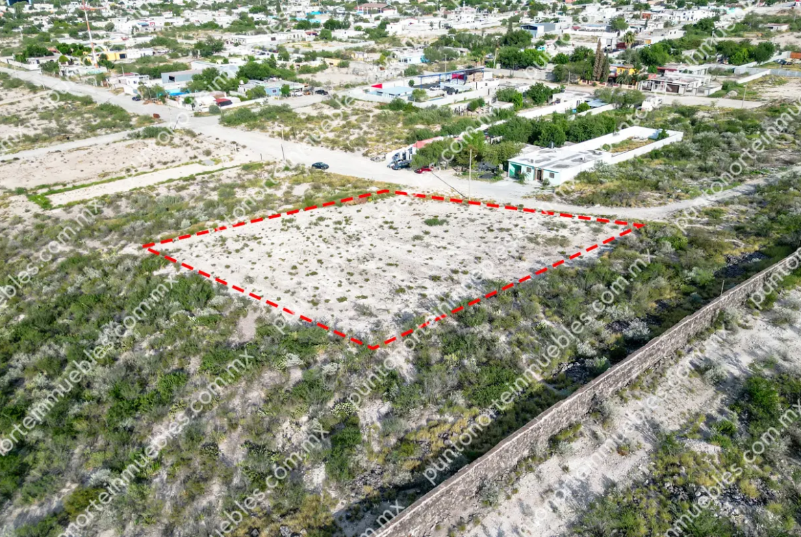 Venta Terreno Col Calderón 2,500m2 con Servicios, cerca de Unidad Deportiva Col Calderón