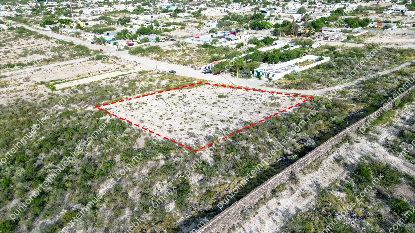 Terreno 2,500m2 Col Calderon 07 Venta Terreno Col Calderón 2,500m2 con Servicios, cerca de Unidad Deportiva Col Calderón