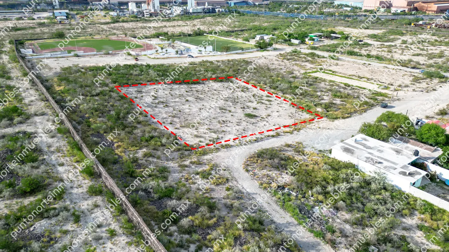 Terreno 2,500m2 Col Calderon 11 Venta Terreno Col Calderón 2,500m2 con Servicios, cerca de Unidad Deportiva Col Calderón