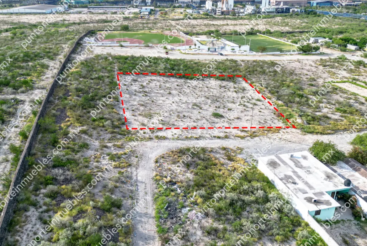 Venta Terreno Col Calderón 2,500m2 con Servicios, cerca de Unidad Deportiva Col Calderón