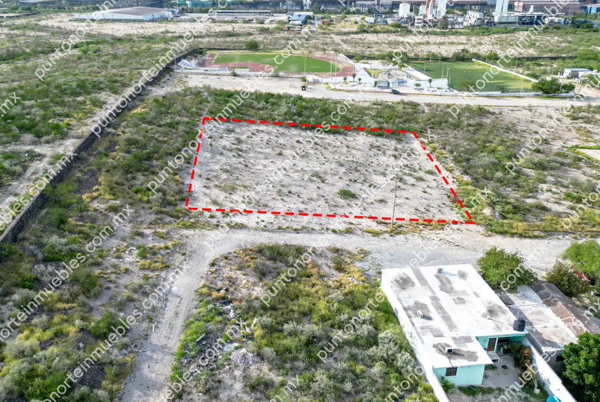 Venta Terreno Col Calderón 2,500m2 con Servicios, cerca de Unidad Deportiva Col Calderón
