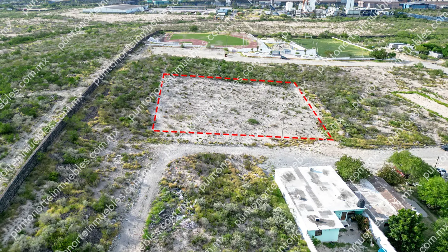 Terreno 2,500m2 Col Calderon 13 Venta Terreno Col Calderón 2,500m2 con Servicios, cerca de Unidad Deportiva Col Calderón
