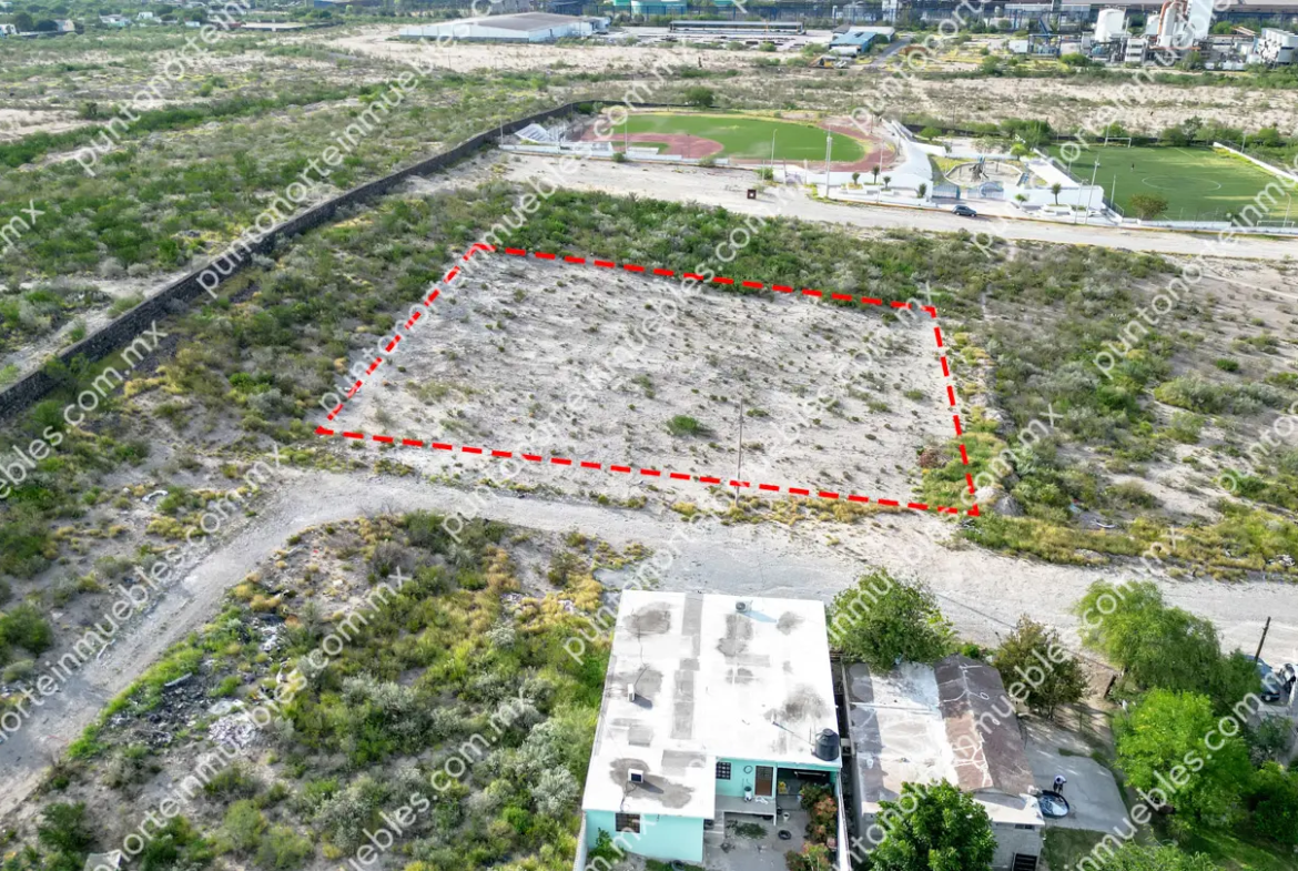 Venta Terreno Col Calderón 2,500m2 con Servicios, cerca de Unidad Deportiva Col Calderón