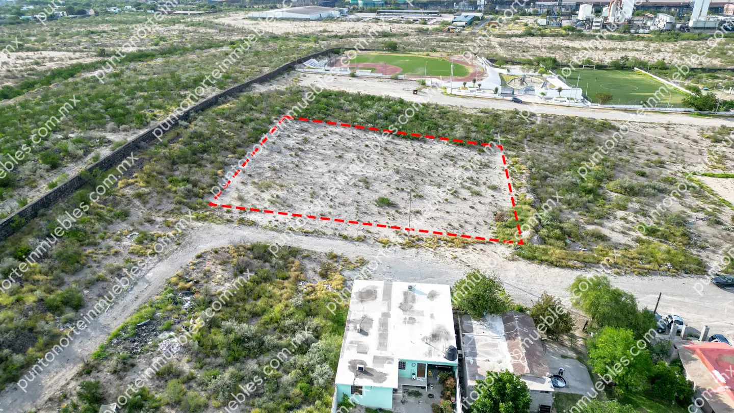 Terreno 2,500m2 Col Calderon 14 Venta Terreno Col Calderón 2,500m2 con Servicios, cerca de Unidad Deportiva Col Calderón
