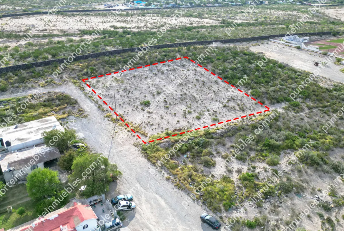Venta Terreno Col Calderón 2,500m2 con Servicios, cerca de Unidad Deportiva Col Calderón