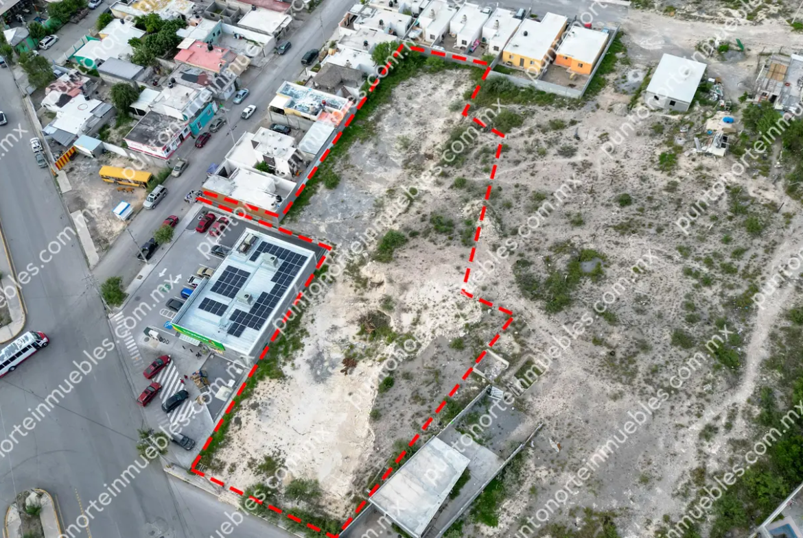 Venta de Terreno 2,625m2 sobre Av Revolución, al lado de Aurrera Express Las Flores