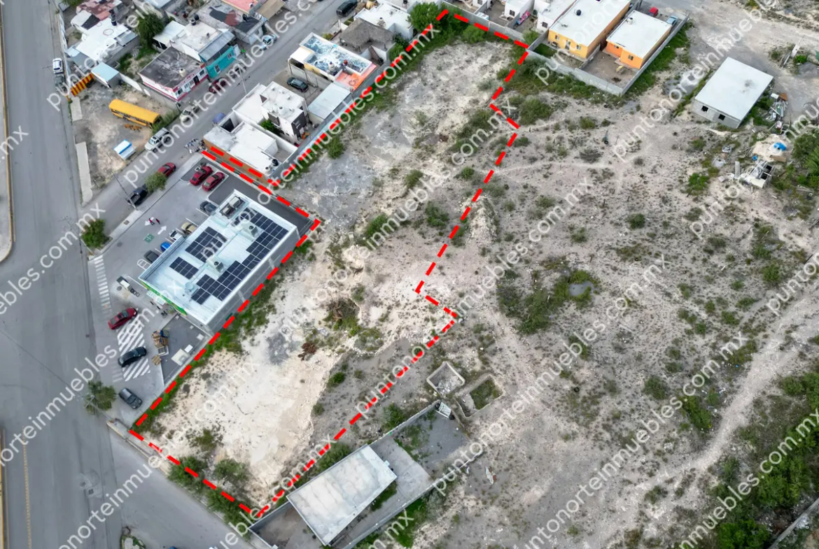 Venta de Terreno 2,625m2 sobre Av Revolución, al lado de Aurrera Express Las Flores