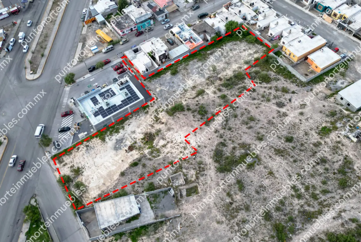Venta de Terreno 2,625m2 sobre Av Revolución, al lado de Aurrera Express Las Flores