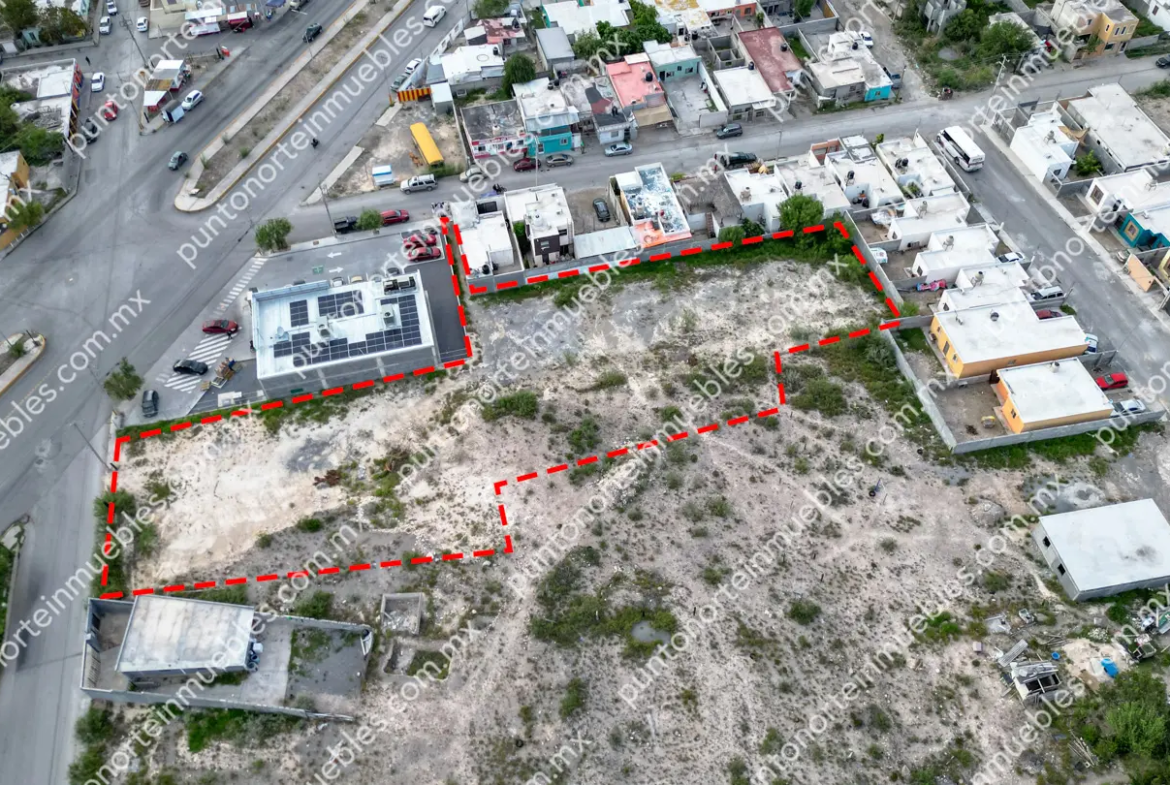 Venta de Terreno 2,625m2 sobre Av Revolución, al lado de Aurrera Express Las Flores