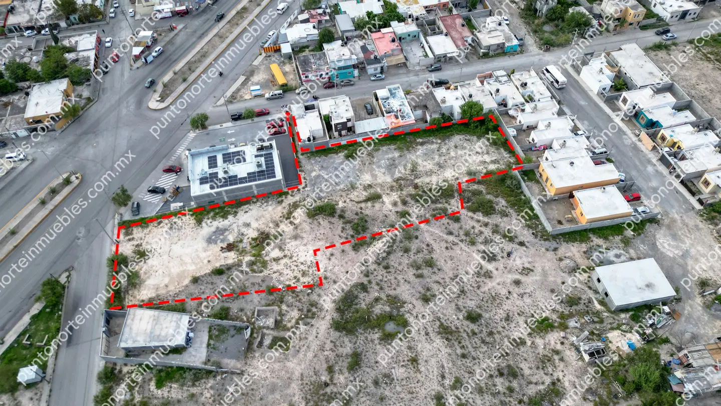 Terreno 2,625m2 Ampl Las Flores 04 Venta de Terreno 2,625m2 sobre Av Revolución, al lado de Aurrera Express Las Flores