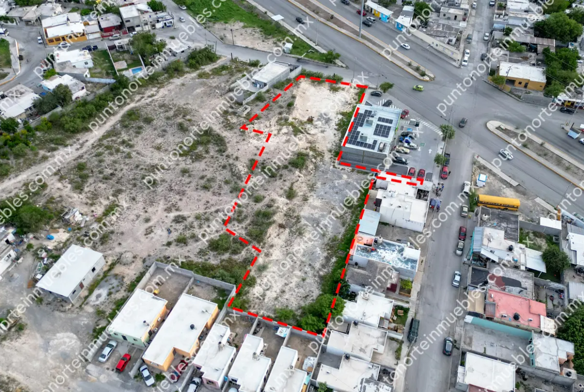 Venta de Terreno 2,625m2 sobre Av Revolución, al lado de Aurrera Express Las Flores
