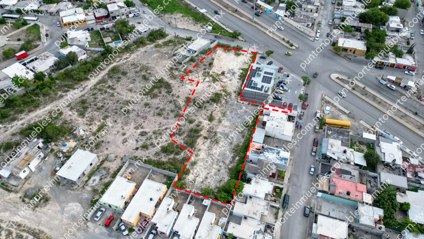 Terreno 2,625m2 Ampl Las Flores 08 Venta de Terreno 2,625m2 sobre Av Revolución, al lado de Aurrera Express Las Flores