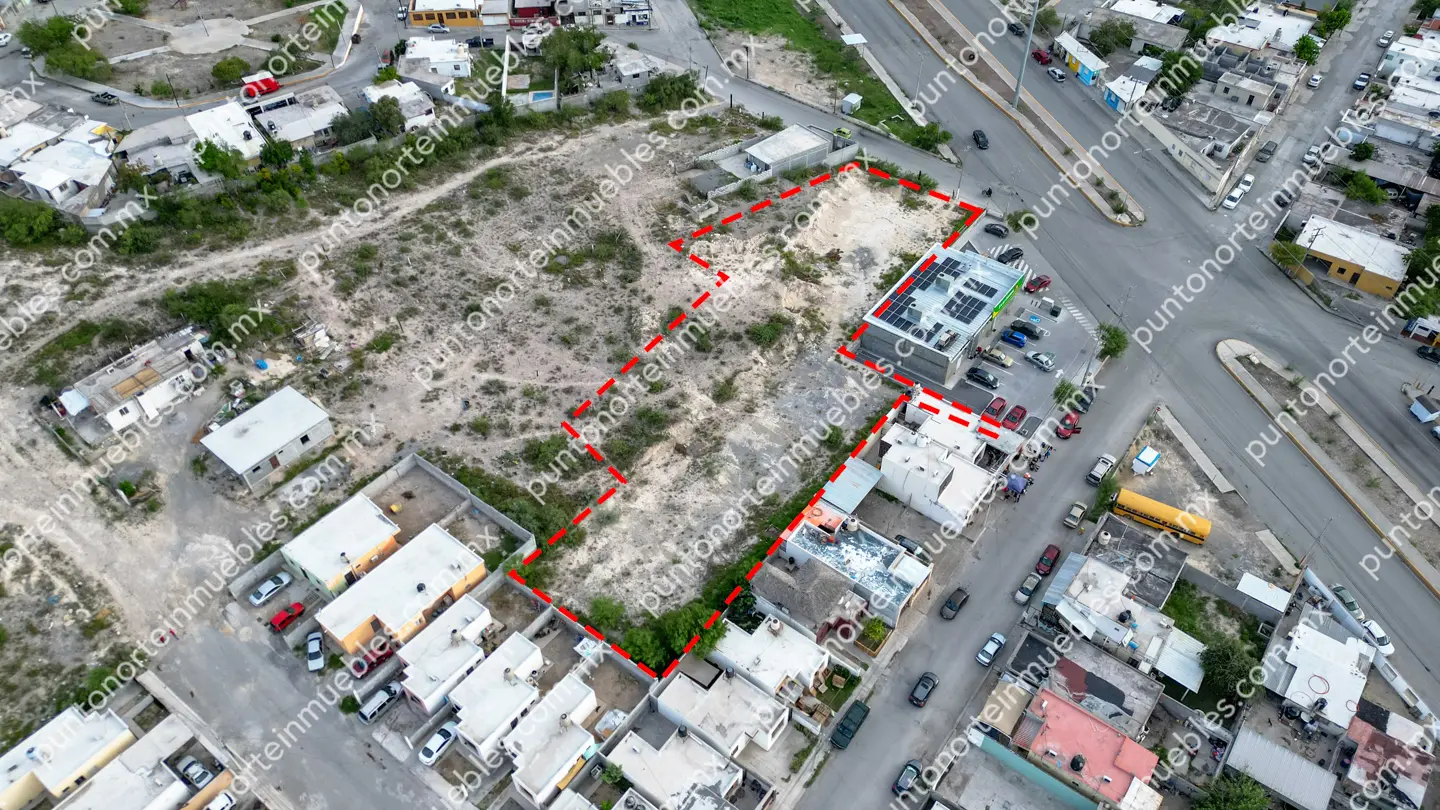 Terreno 2,625m2 Ampl Las Flores 09 Venta de Terreno 2,625m2 sobre Av Revolución, al lado de Aurrera Express Las Flores