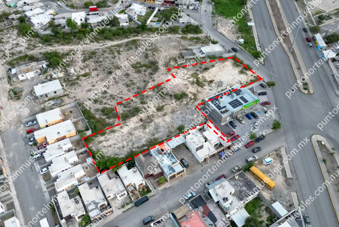 Venta de Terreno 2,625m2 sobre Av Revolución, al lado de Aurrera Express Las Flores