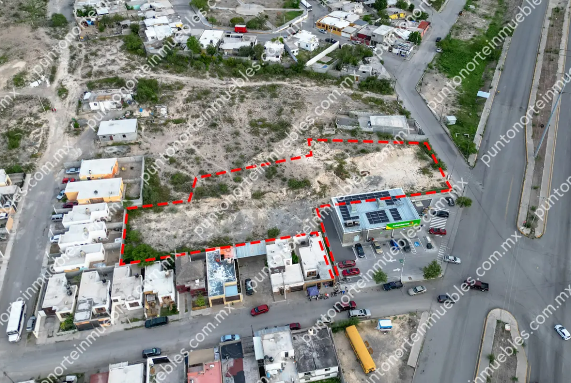 Venta de Terreno 2,625m2 sobre Av Revolución, al lado de Aurrera Express Las Flores