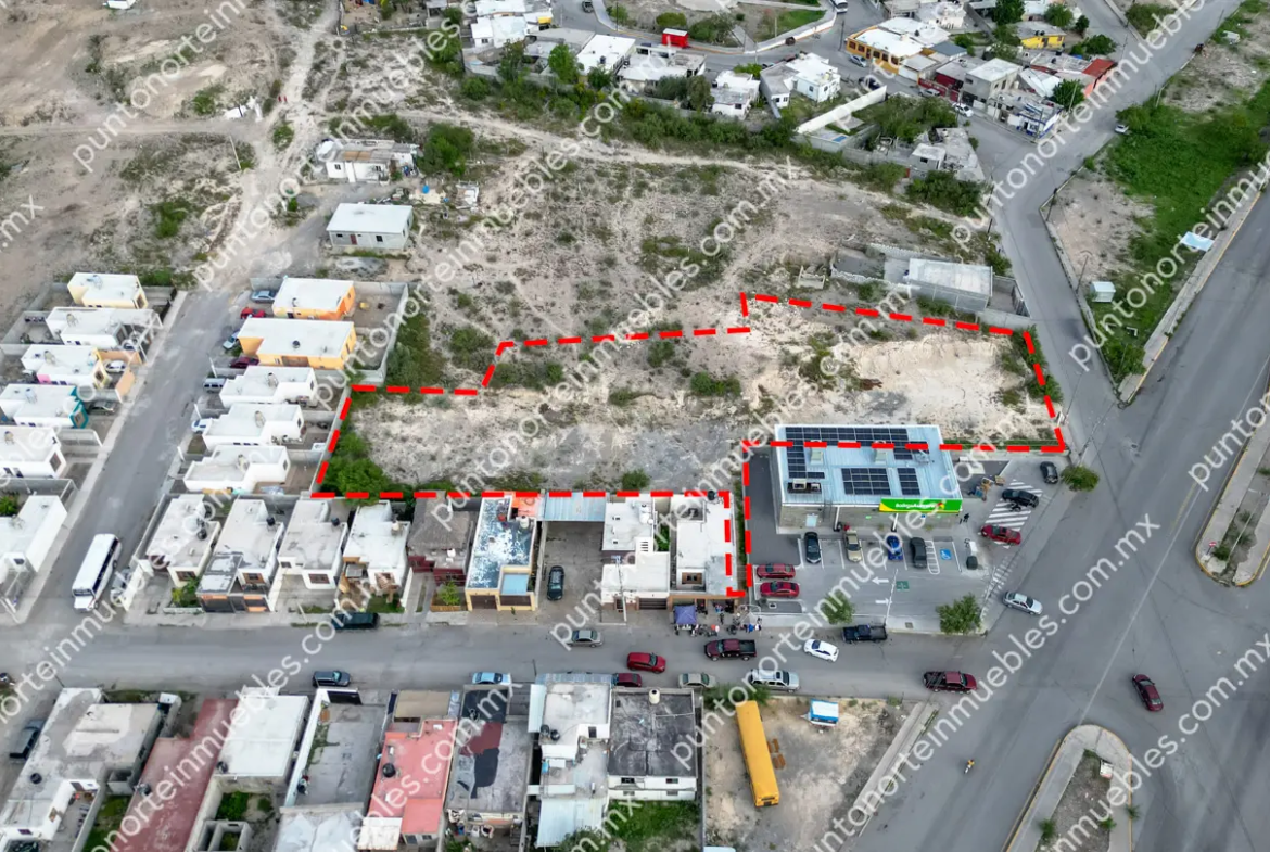 Venta de Terreno 2,625m2 sobre Av Revolución, al lado de Aurrera Express Las Flores