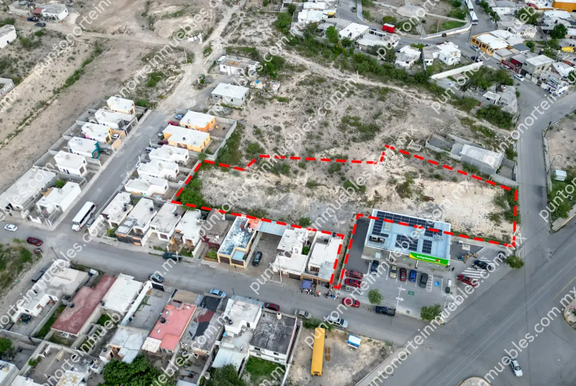 Venta de Terreno 2,625m2 sobre Av Revolución, al lado de Aurrera Express Las Flores