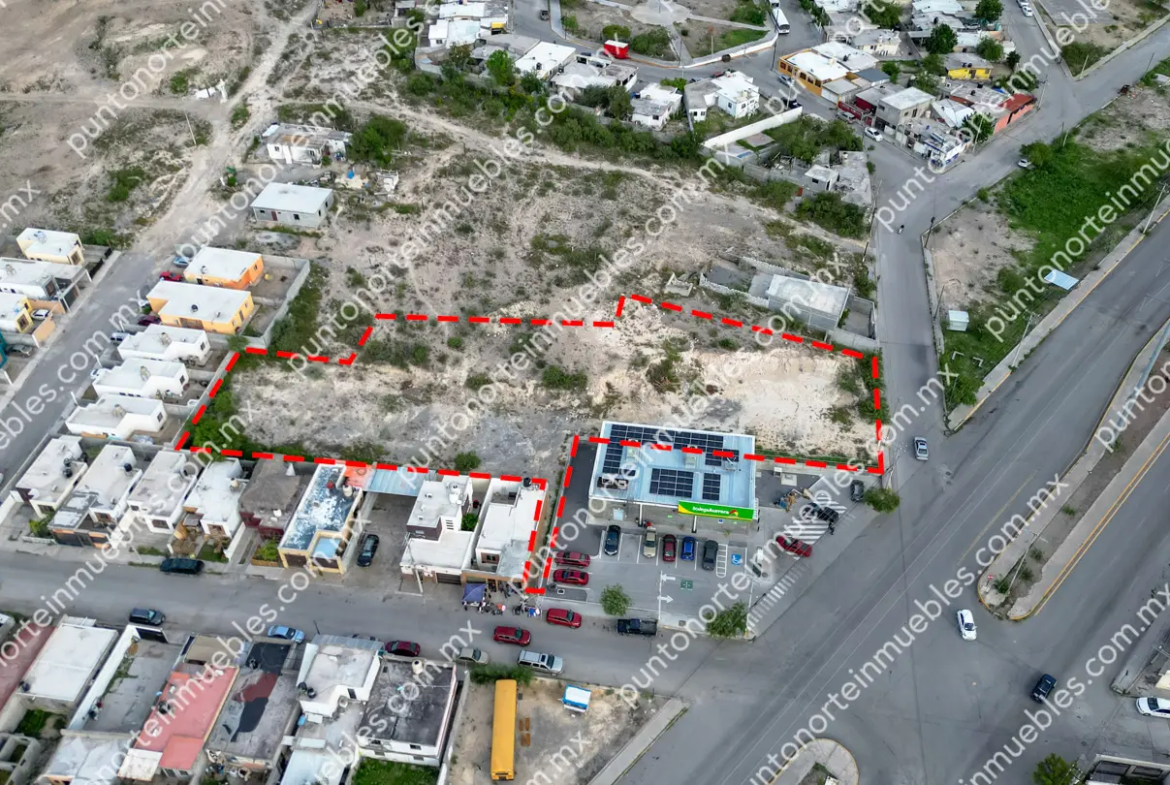Venta de Terreno 2,625m2 sobre Av Revolución, al lado de Aurrera Express Las Flores
