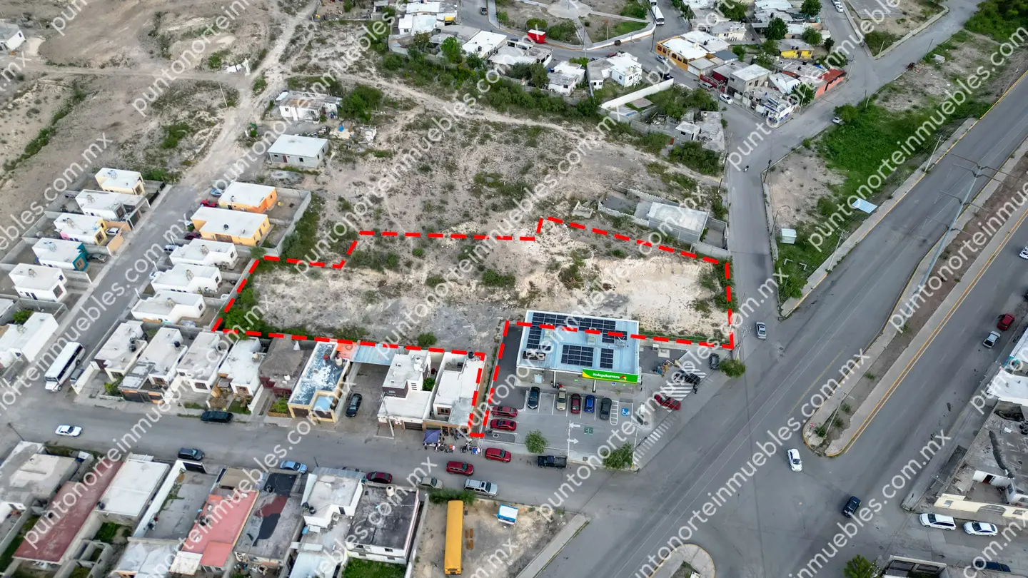 Terreno 2,625m2 Ampl Las Flores 14 Venta de Terreno 2,625m2 sobre Av Revolución, al lado de Aurrera Express Las Flores