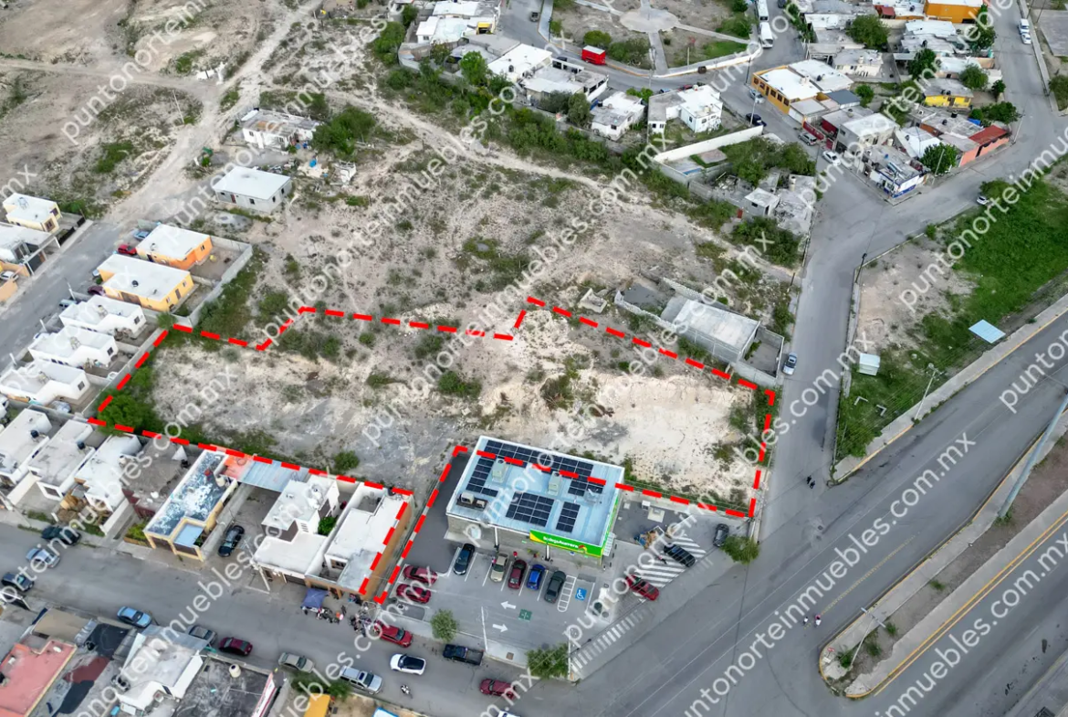 Venta de Terreno 2,625m2 sobre Av Revolución, al lado de Aurrera Express Las Flores