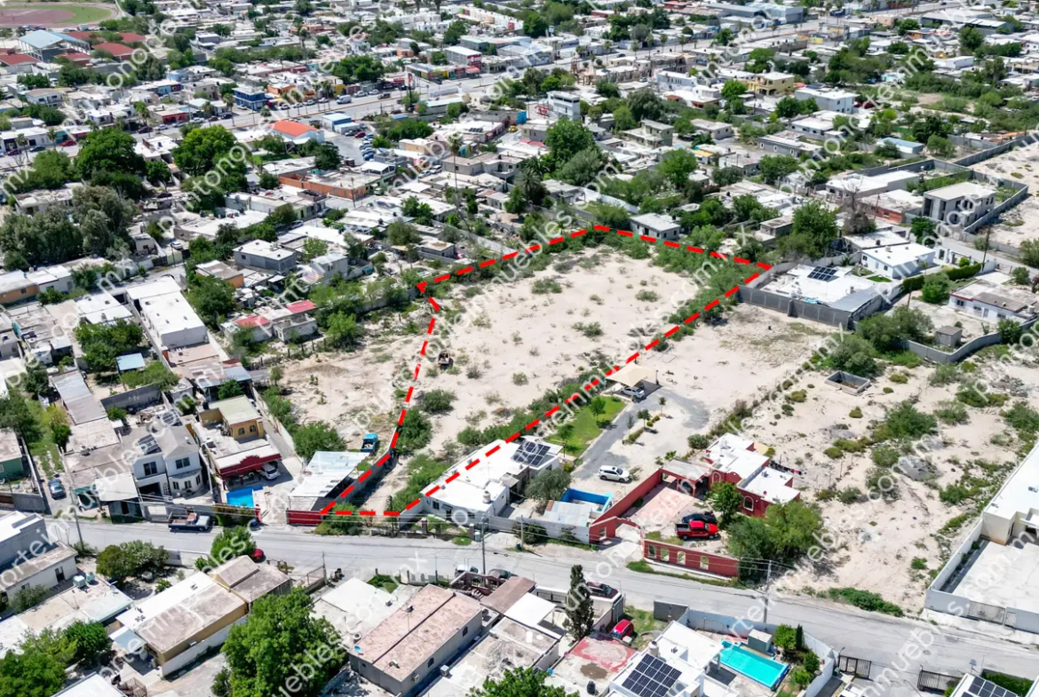 Venta de Terreno 4,760m2 Todos los Servicios a 230 metros de Blvd Pape frente a Mall
