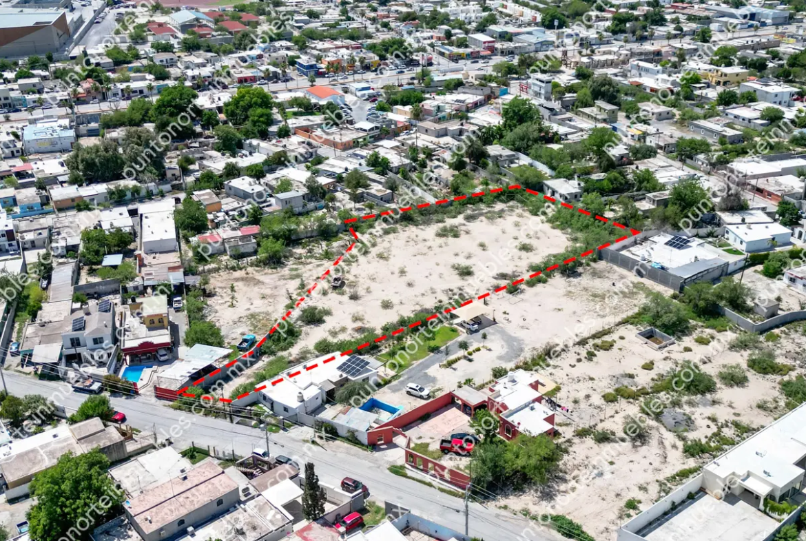 Venta de Terreno 4,760m2 Todos los Servicios a 230 metros de Blvd Pape frente a Mall