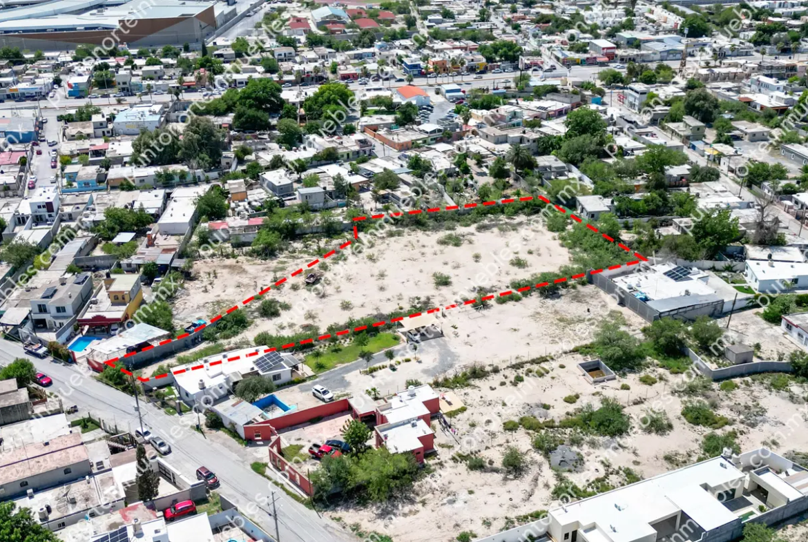 Venta de Terreno 4,760m2 Todos los Servicios a 230 metros de Blvd Pape frente a Mall