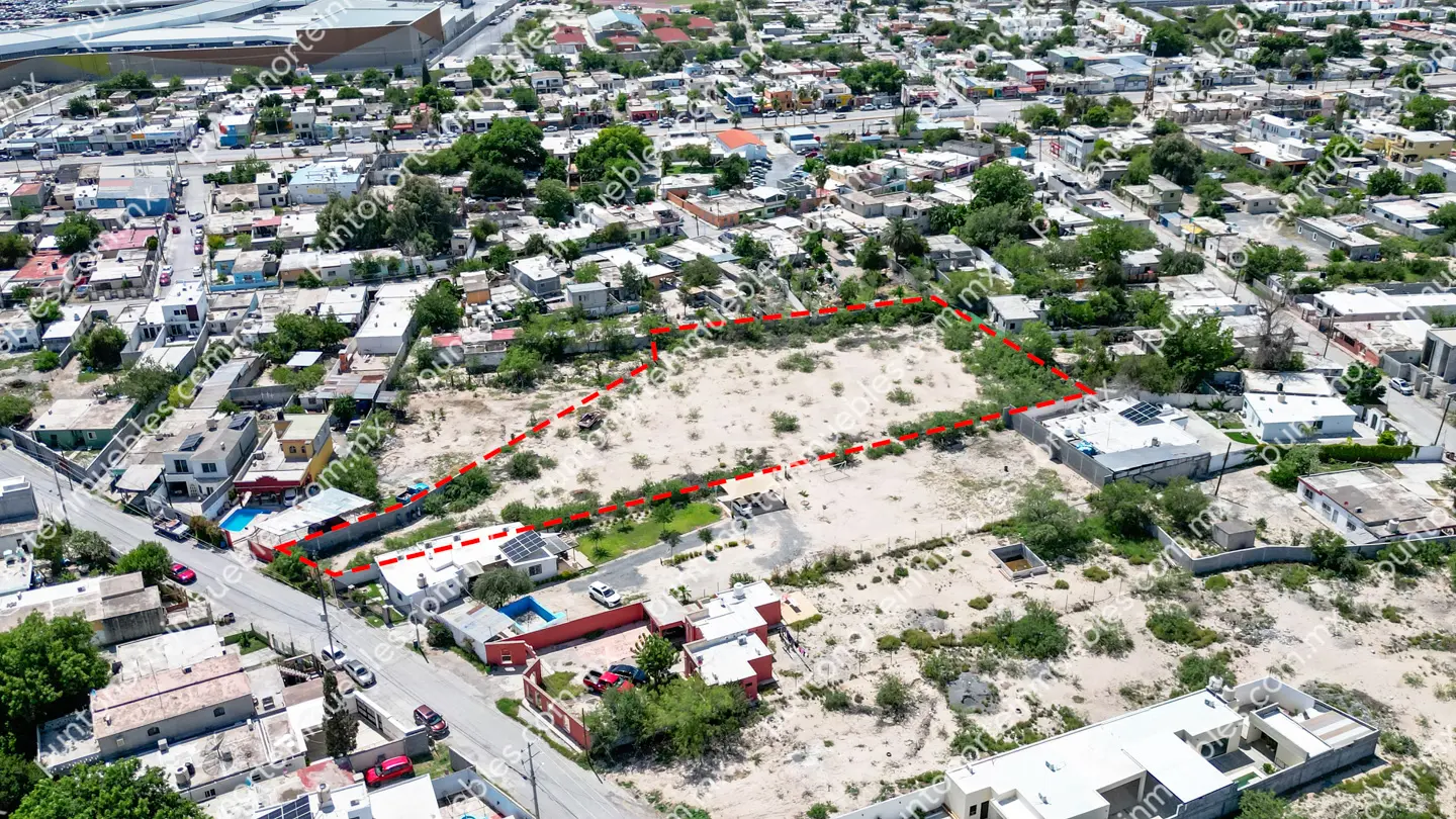 Terreno 4,760m2 Estancias frente mall 05 Venta de Terreno 4,760m2 Todos los Servicios a 230 metros de Blvd Pape frente a Mall