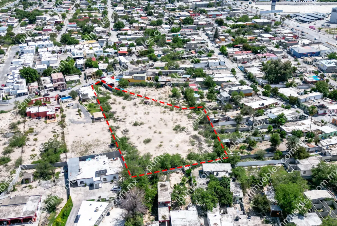 Venta de Terreno 4,760m2 Todos los Servicios a 230 metros de Blvd Pape frente a Mall