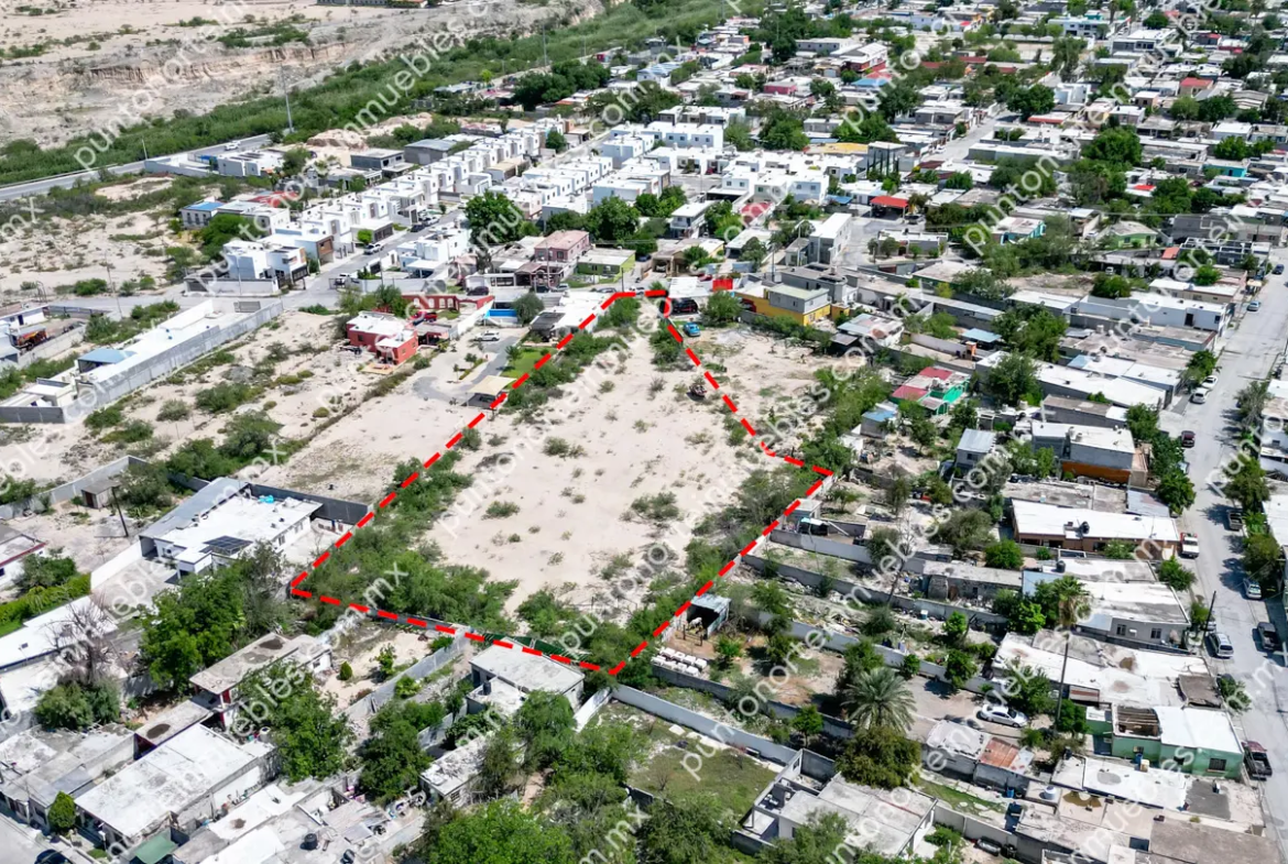 Venta de Terreno 4,760m2 Todos los Servicios a 230 metros de Blvd Pape frente a Mall