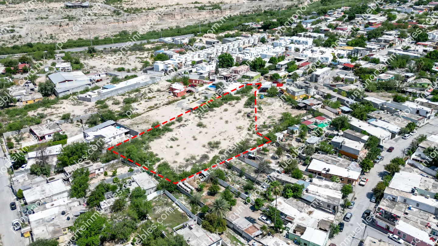 Terreno 4,760m2 Estancias frente mall 14 Venta de Terreno 4,760m2 Todos los Servicios a 230 metros de Blvd Pape frente a Mall