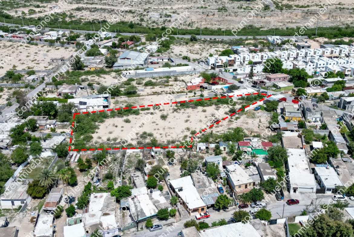 Venta de Terreno 4,760m2 Todos los Servicios a 230 metros de Blvd Pape frente a Mall